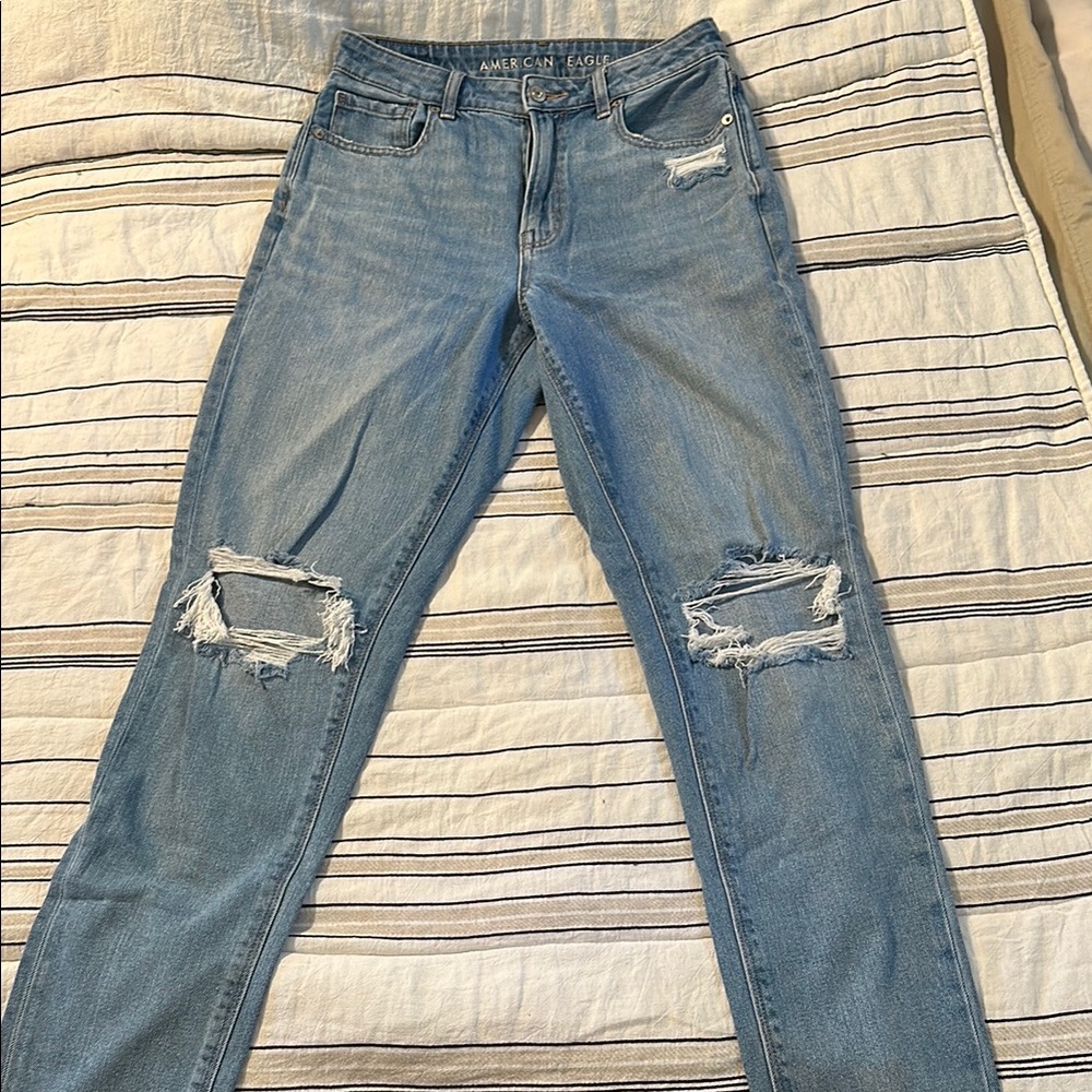 American Eagle Outfitters Mom Jeans